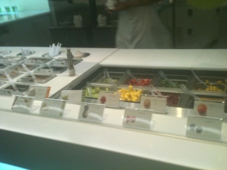 20110426_pinkberry-toppings.jpg