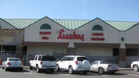 20110506_lucky_facade.jpg