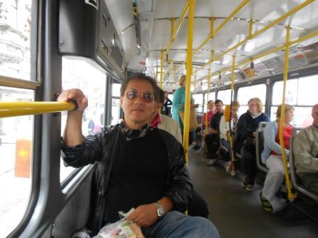20110721_prague-bus.jpg