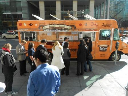 20111202_japacurry-truck2.jpg