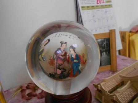 20120410_artist-crystal-ball.jpg