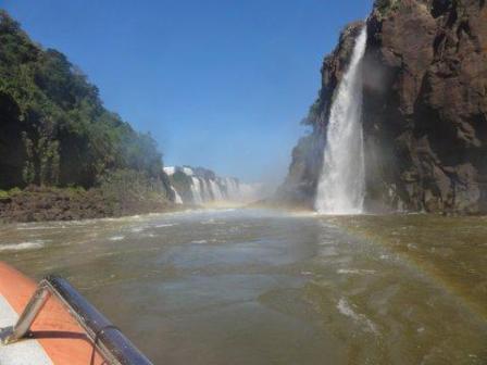 20120515_iguazu-boat2.jpg