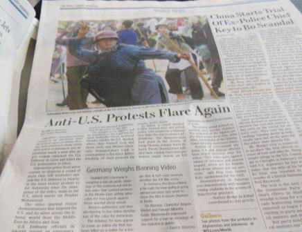 20121004_newspaper-anti-us-prtotest.jpg