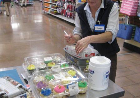 20121210_walmart-cupcake.jpg