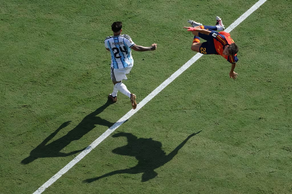 Enzo-Fernandez-commits-a-foul-in-the-World-Cup-final